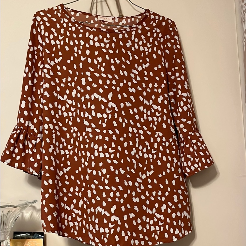 Women's Brown and White Patterned Top
